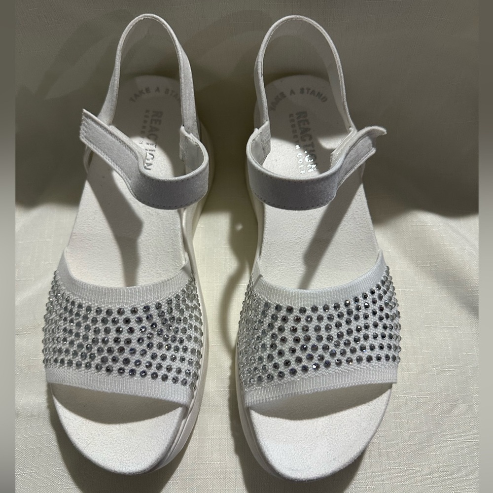 Kenneth Cole Reaction Hera White Sandals with Silver Sparkles Size 7